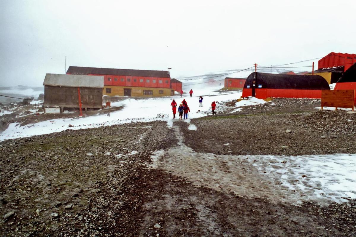 Cruise participants visiting one of the scientific research stations. More than twenty countries operate year-round stations that house roughly 1,100 researchers in the winter and about 4,400 researchers in the summer.