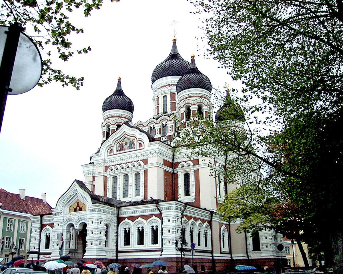 Another view of the Alexander Nevsky Cathedral - this time on a rainy day.