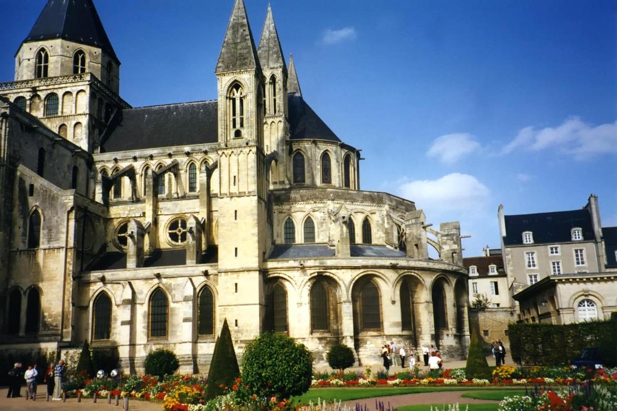 The Abbaye aux Hommes (Men's Abbey) is a Romanesque church dedicated to St. Etienne (St. Stephen)in Caen. Built by order of William the Conqueror, the former Benedictine abbey was completed in 1063.