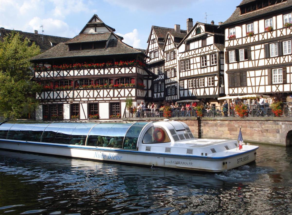 A sightseeing boat along the Ill River in Strasbourg.