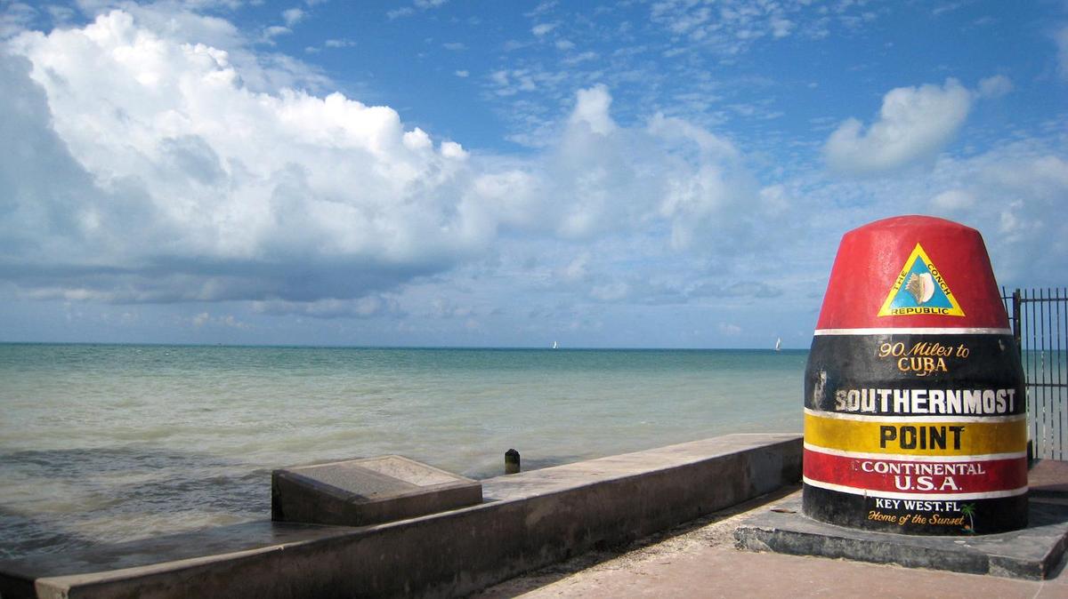 Marker in Key West, Florida proclaiming the southernmost point in the continental US. (The southernmost point in the entire US lies on the Big Island of Hawaii.)