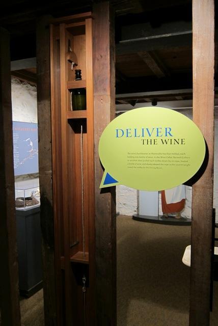 Jefferson designed a dumb waiter mechanism for quickly delivering wine from the cellar to the dining area.